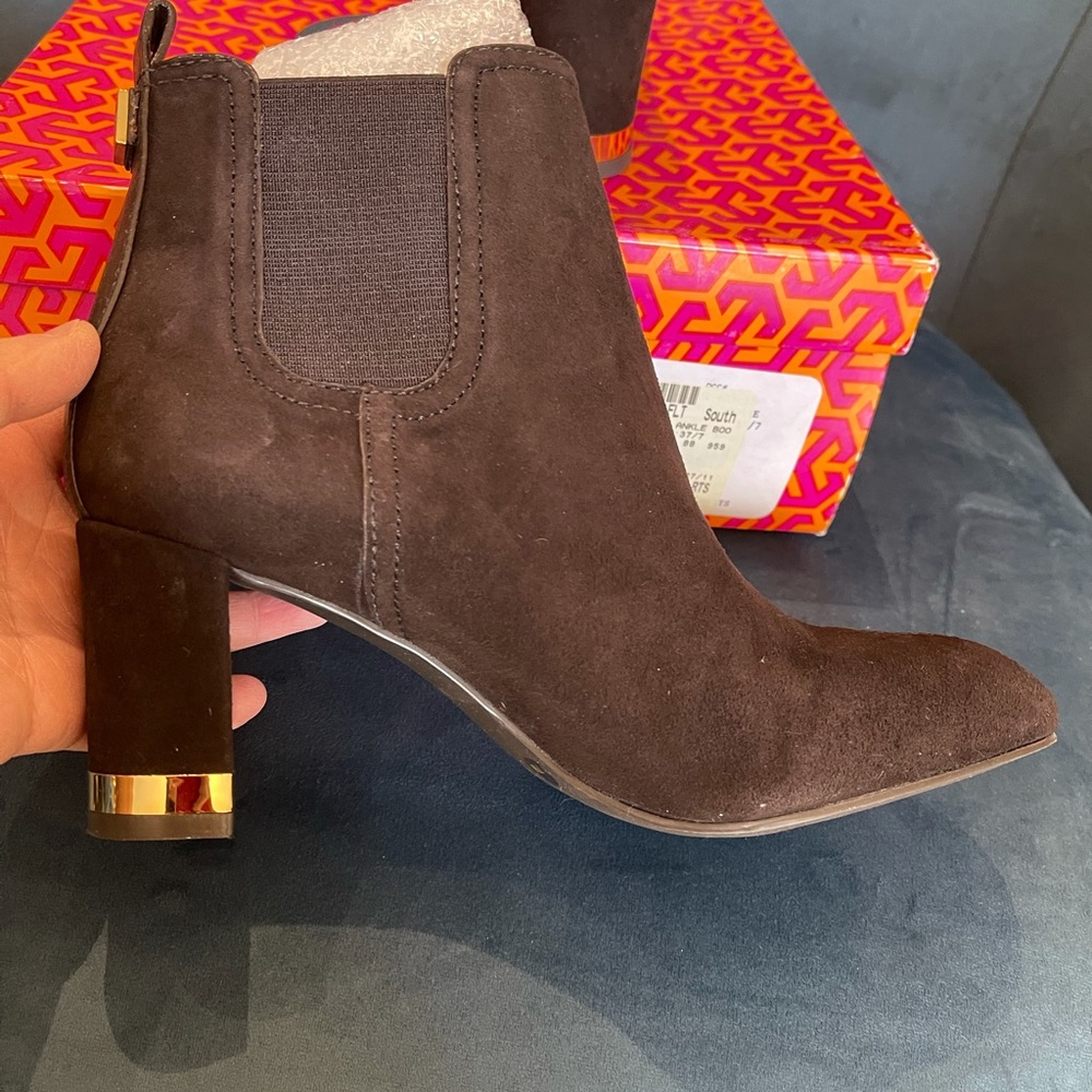 Authentic NWT tory burch Ankle boots size 7